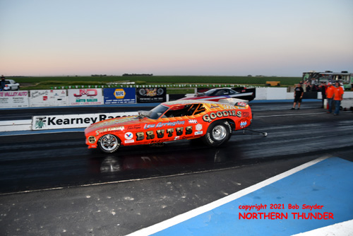 Chris Schneider - 'Brutus' (near lane) vs 
Danny Smith - 'Snafu' (far lane)